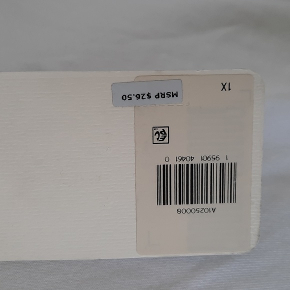 3 for $30. Levi's Cropped Jordie T-Shirt - Picture 6 of 12